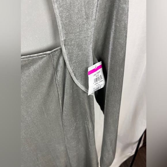 Vero Moda LONG SLEEVE GRAY VELVET DRESS Size Medium (8-10) NWT - Picture 4 of 10